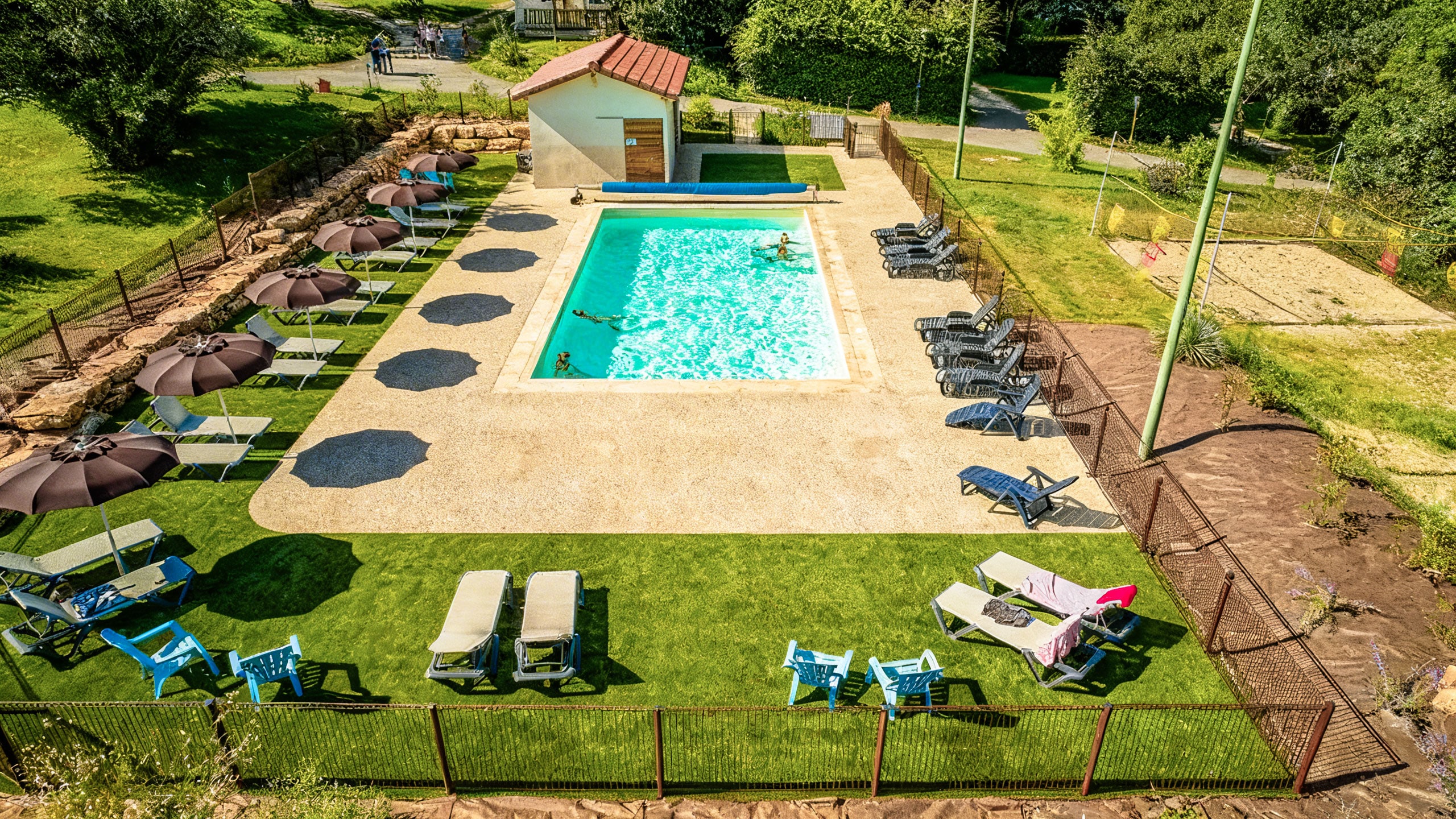 camping-avec-piscine-dans-le-jura