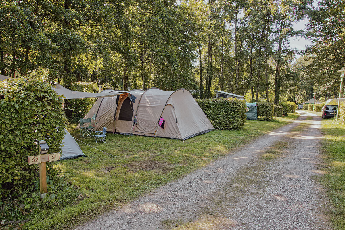 location-emplacement-tente-jura